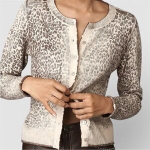 Anthropologie Design History X Crew-Neck Cardigan Size Large Sweater Button Up